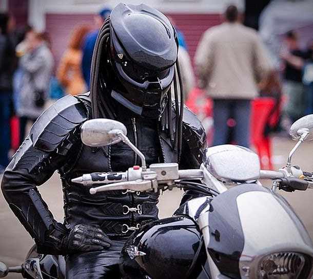 Шлемы для мотоциклов как у Хищника