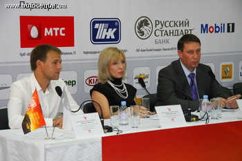 Киевское автошоу 2011: моторные масла MOL поддерживают мотоспорт