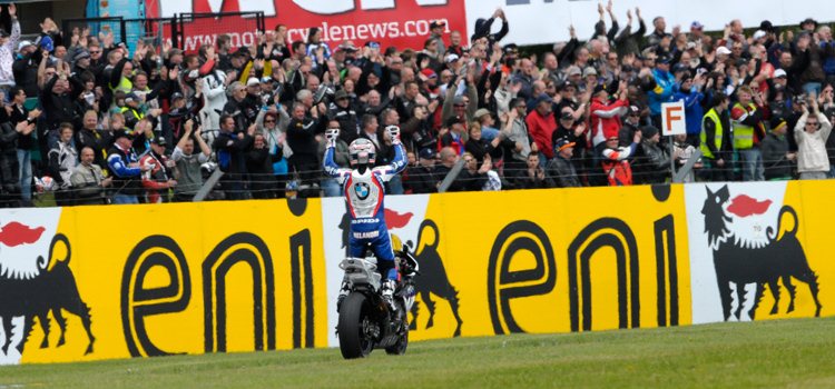 Первая гонка WSBK: победа Меландри Первая гонка WSBK: победа Меландри