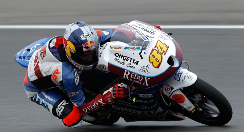 Корнфейл стал лучшим на FP1, Moto3