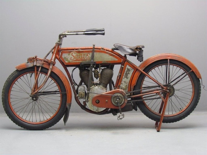 Мотоцикл Sears Dreadnaught 1913 по-прежнему высоко ценится. 