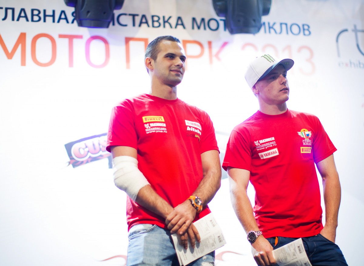 Пилоты Yakhnich Motorsport на выставке «Мото-Парк 2013».