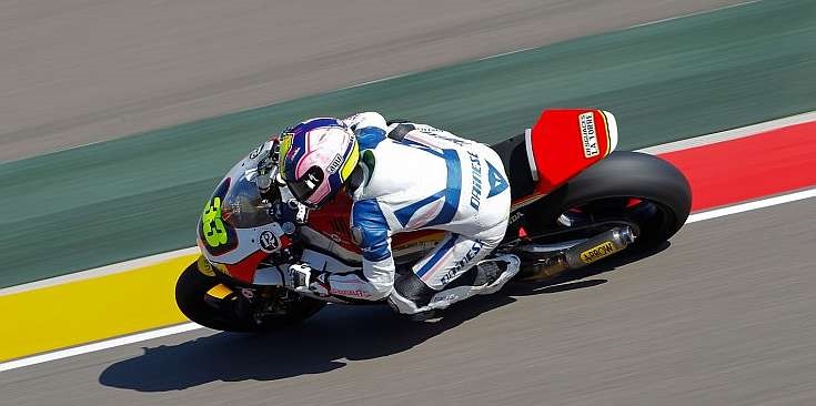 Вместо Томаса Люти на двух этапах Moto2 в команде Interwetten будет выступать Серхио Гадеа. 
