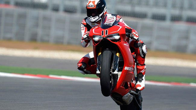 Пилоты Ducati  Ники Хейден и Бэн Спис все же попали на трек Остина. 