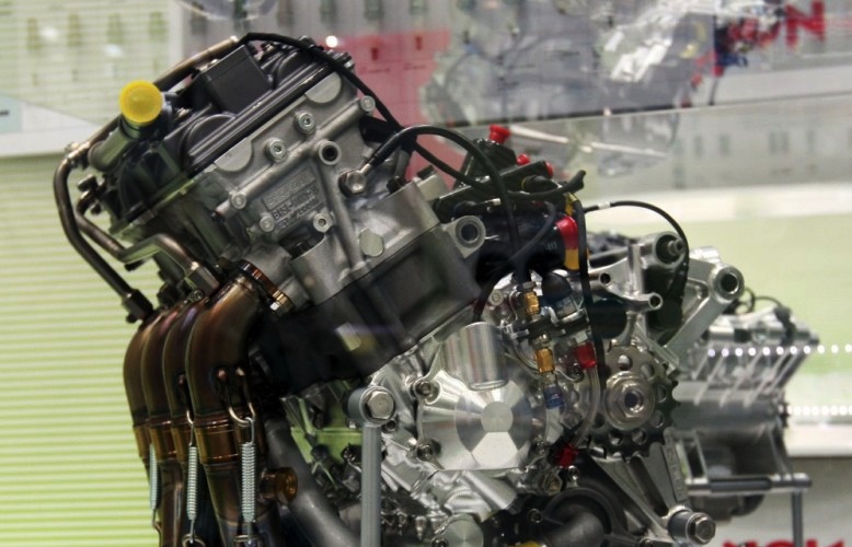 С 2014 года двигатели Yamaha YZR-M1 будут доступны для аренды. 