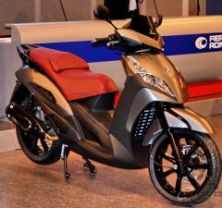 Большеколесный скутер Peugeot Geopolis 300 2013 модельного года