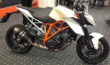 Измененный мотоцикл KTM 1290 SuperDuke R