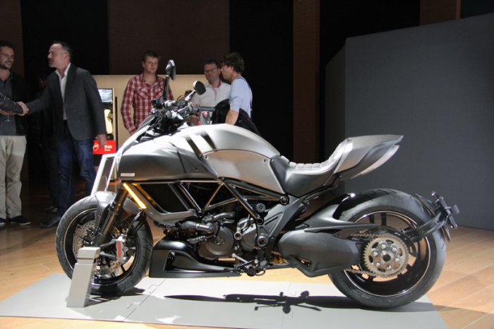 Ducati Diavel Titanium поступил в продажу
