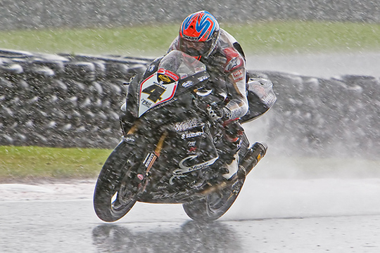 Мотоцикл в дождь