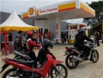 Байкерская заправка Shell в Индонезии