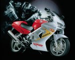 Информация по эксплуатации, максимальная скорость, расход топлива, фото и видео мотоциклов VFR800F (2000)